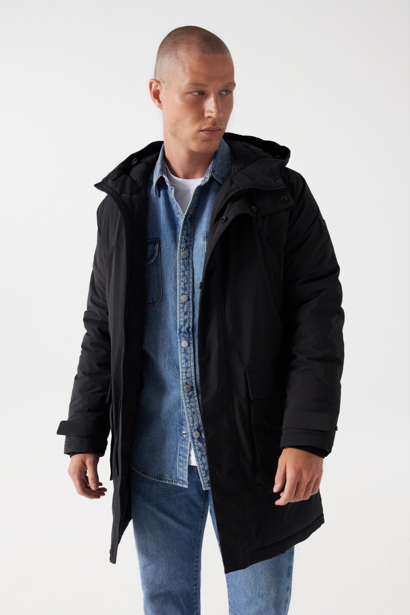 LANGER PARKA MIT KAPUZE