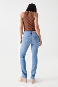 SECRET PUSH IN SLIM JEANS