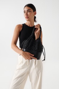 LEATHER HANDBAG WITH WOVEN EFFECT