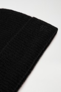 RIB KNIT BEANIE