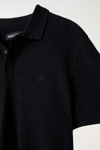 TEXTURED POLO