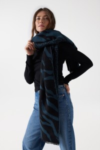 SCARF WITH DOUBLE PRINT