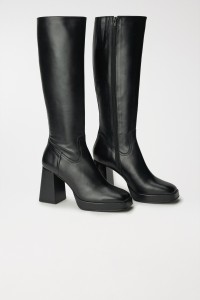 BOTTES HAUTES EN CUIR