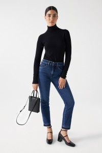 FAITH PUSH IN-JEANS MIT AUSGELASSENEM SAUM