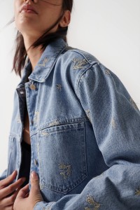 DENIM-JACKE MIT STICKEREI