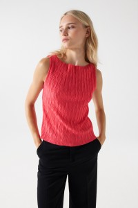 TEXTURED TOP