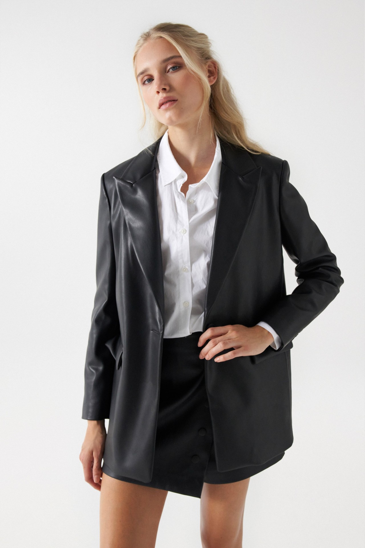 LEATHER EFFECT BLAZER