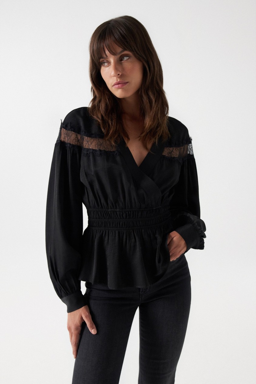 BLOUSE WITH LACE DETAIL