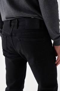 PANTALONES VAQUEROS SLIM NEGROS