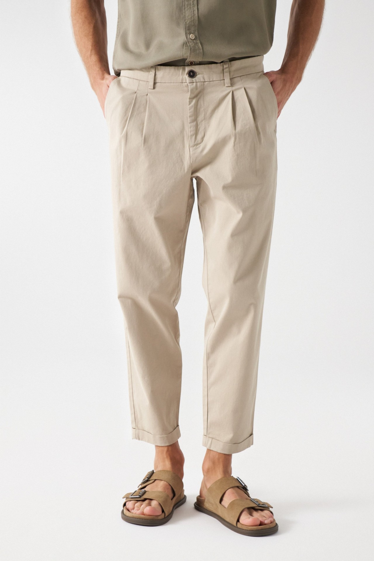 PANTALN CHINO CORTE STRAIGHT