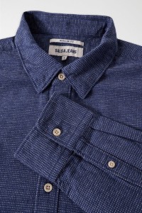 BLUE SHIRT WITH TEXTURED EFFECT