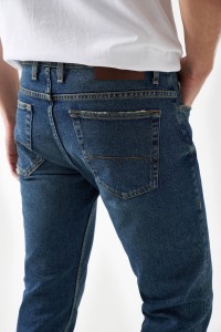 SLIM JEANS WITH RIPS