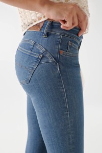 PUSH UP JEANS