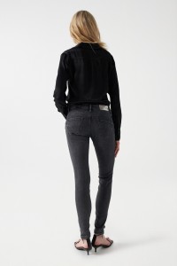 WONDER PUSH UP SKINNY JEANS