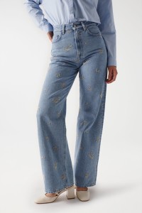 TRUE HIGH RISE-JEANS MIT STICKEREI