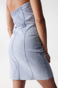 ROBE COURTE BODYCON EN DENIM