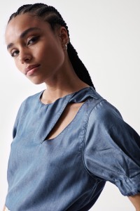 BLOUSE LIGHTDENIM AVEC DTAIL DENCOLURE