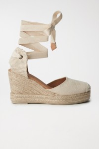 ESPADRILLES MIT KEILABSATZ UND PLATEAU