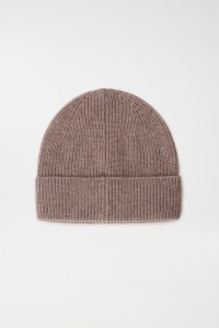 KNITTED BEANIE