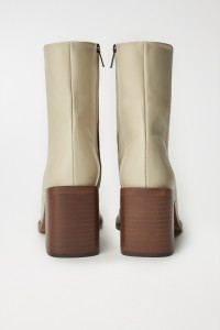 BOTAS DE PIEL