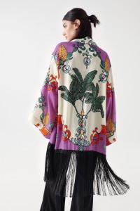 SATIN-KIMONO MIT AUFDRUCK UND FRANSEN