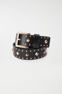 CEINTURE EN CUIR, AVEC RIVETS