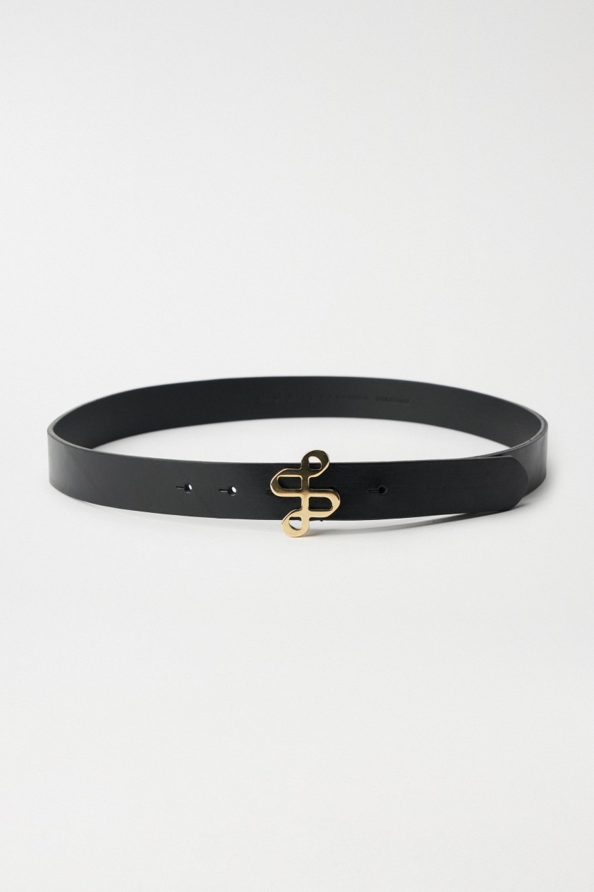 CEINTURE EN CUIR AVEC MARQUAGE DOR SUR LA BOUCLE