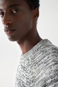 KNITTED JUMPER WITH COLOUR CONTRAST