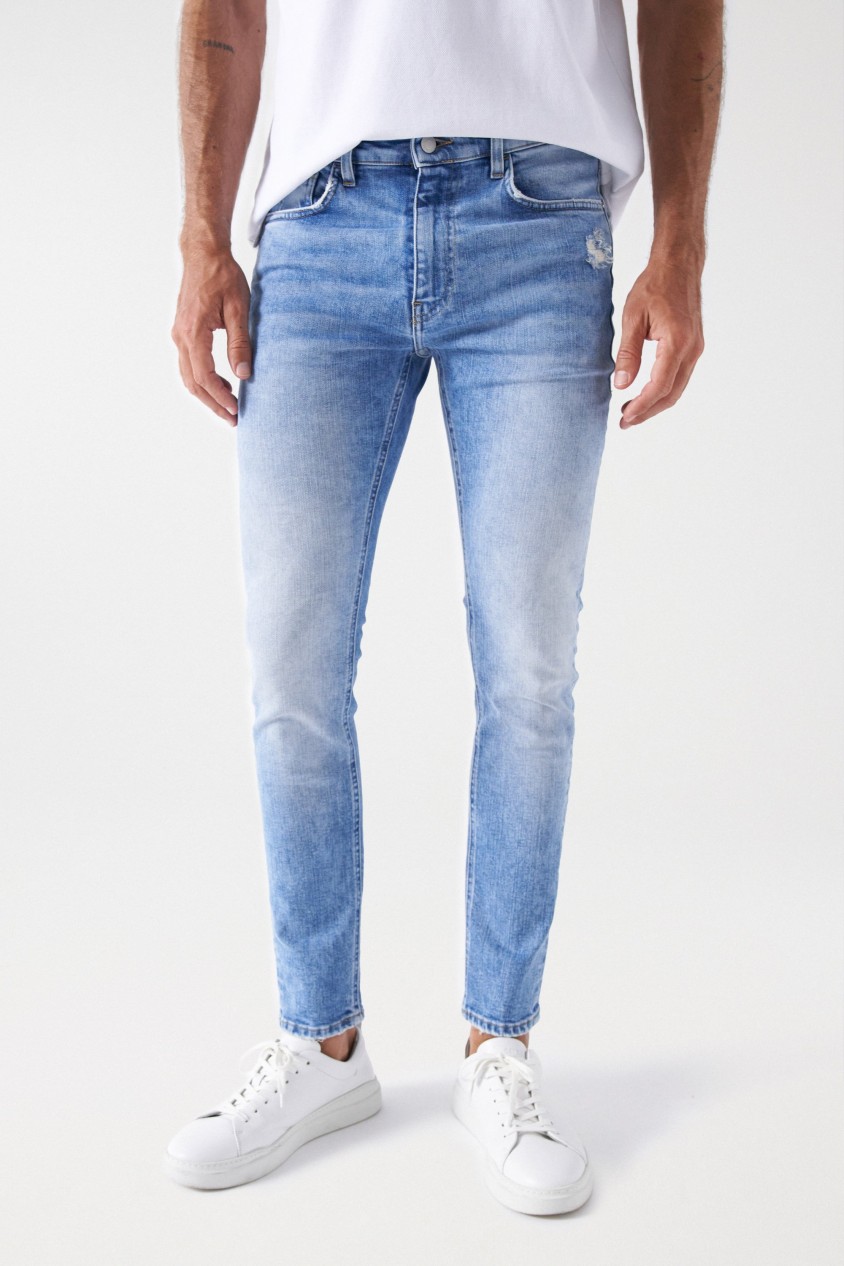 SKINNY-JEANS MIT MITTLERER WASCHUNG