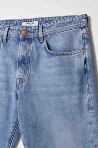 STRAIGHT JEANS WITH WASH EFFECTS