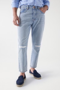 JEAN TAPERED AVEC DCHIRURES