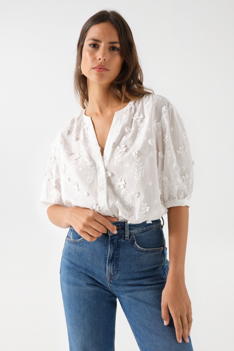 BLOUSE WITH EMBROIDERED DETAILS