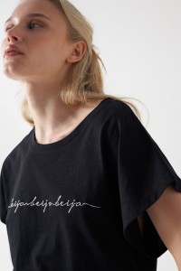 EMBROIDERED T-SHIRT