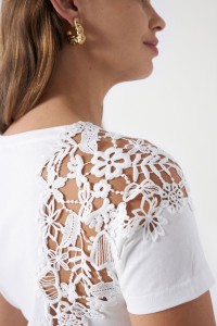 T-SHIRT WITH LACE DETAIL