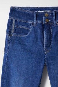 JEANS SECRET PUSH IN SKINNY COM DETALHE BORDADO