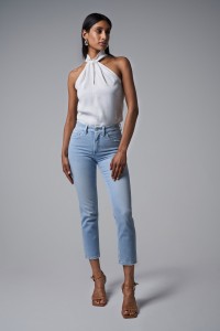 FAITH PUSH IN CROPPED JEANS