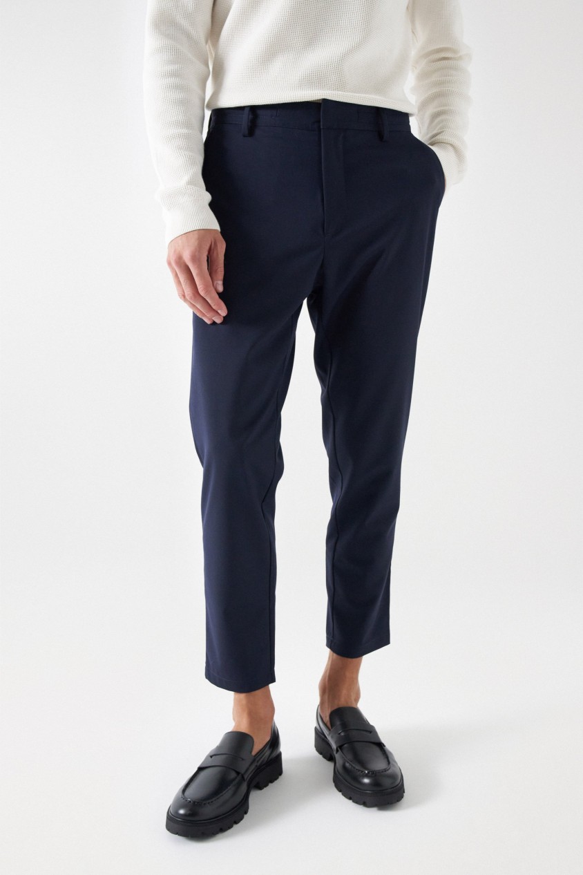 PANTALN CHINO CON CORDN INTERIOR