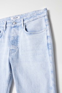 SLIM JEANS IN LIGHT RINSE