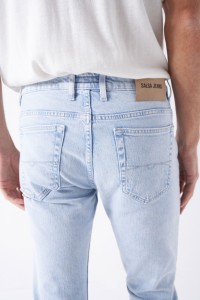 SLIM-JEANS MIT HELLER WASCHUNG