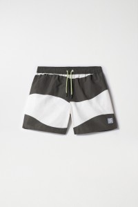 SWIMMING TRUNKS WITH CONTRAST COLOR