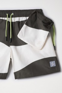 SWIMMING TRUNKS WITH CONTRAST COLOR