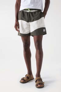 SWIMMING TRUNKS WITH CONTRAST COLOR