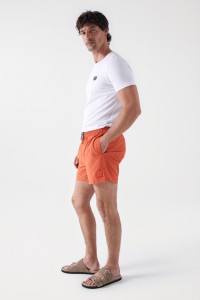 SHORT DE BAIN UNI AVEC CORDON DE SERRAGE