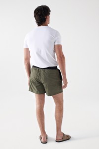 SHORT DE BAIN UNI AVEC CORDON DE SERRAGE