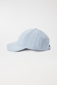 LIGHTDENIM CAP WITH BRANDING DETAIL