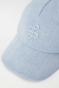 LIGHTDENIM CAP WITH BRANDING DETAIL