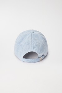 LIGHTDENIM CAP WITH BRANDING DETAIL