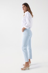 TRUE JEANS IN HELLER WASCHUNG MIT RISSEN