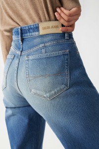 TRUE STRAIGHT JEANS