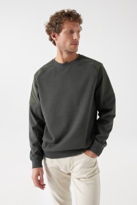 SWEATSHIRT COM DETALHES EM TECIDO TCNICO